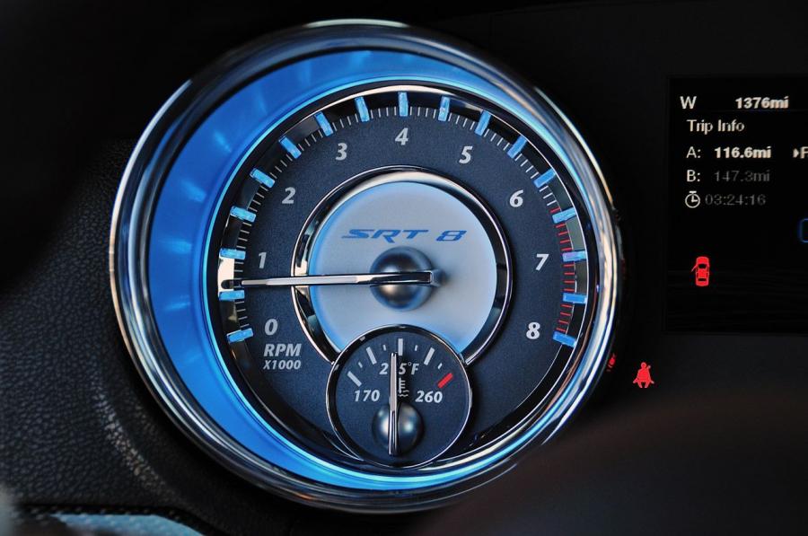  Chrysler 300C SRT8 2012 года  (фото 53 из 100)